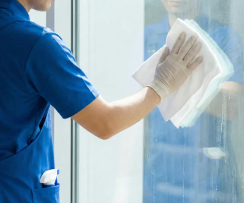 Window & Glass Cleaning